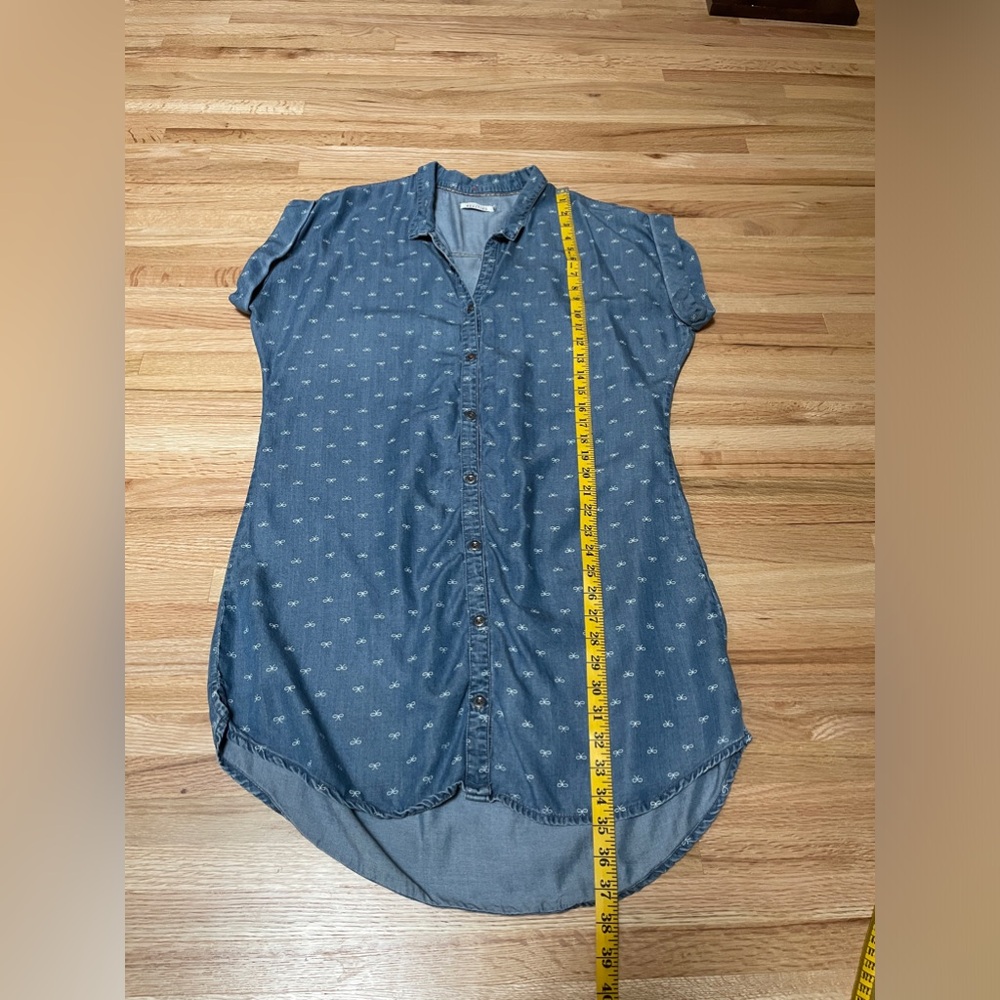 Kenneth Cole Reaction chambray shirtdress w/button-down, cuffed short sleeves - Picture 6 of 8
